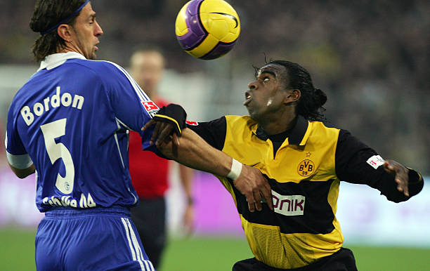 波黑队通过 波黑队通过